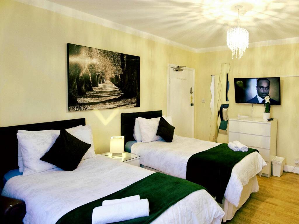 Gable Lodge London B&B Enfield Eksteriør billede