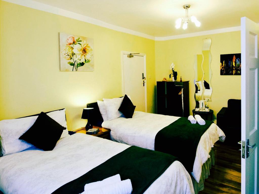 Gable Lodge London B&B Enfield Eksteriør billede