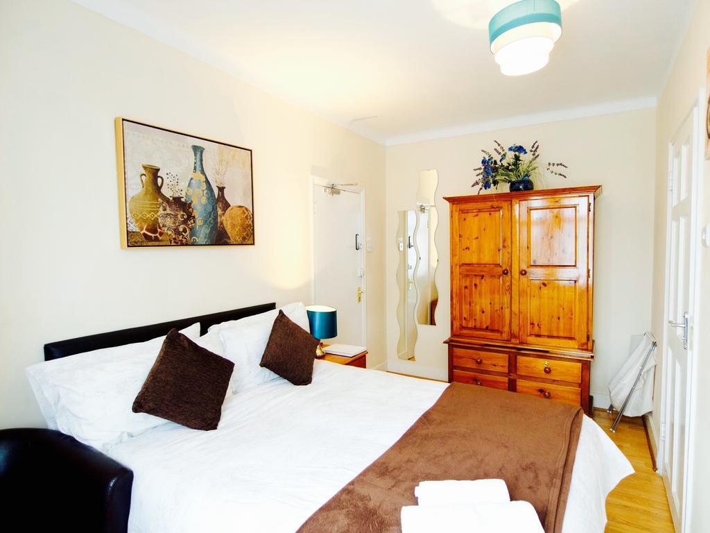 Gable Lodge London B&B Enfield Eksteriør billede