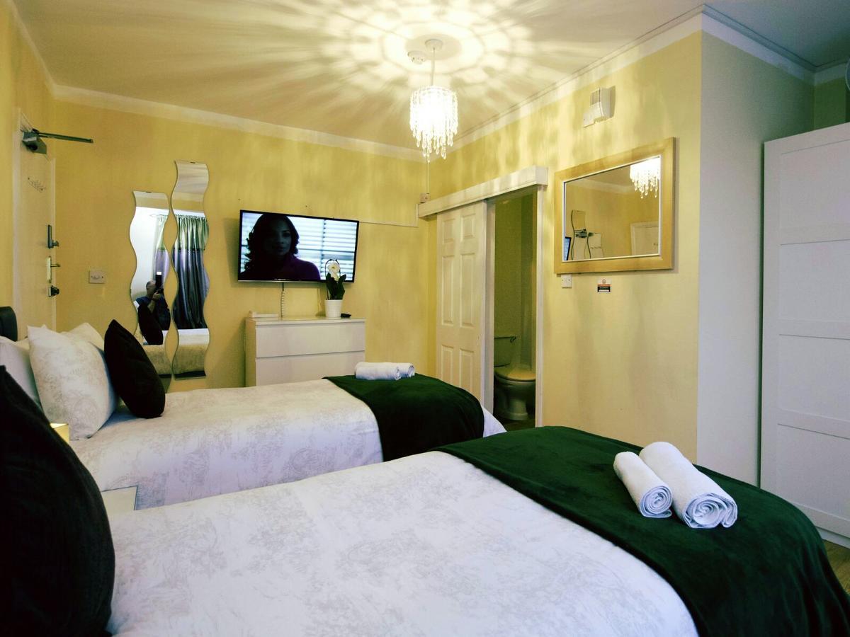 Gable Lodge London B&B Enfield Eksteriør billede