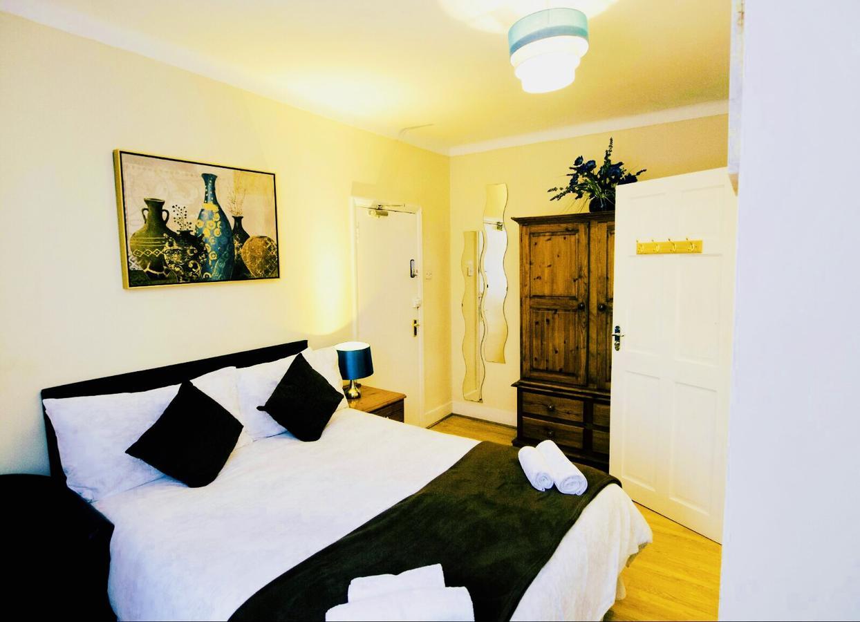 Gable Lodge London B&B Enfield Eksteriør billede