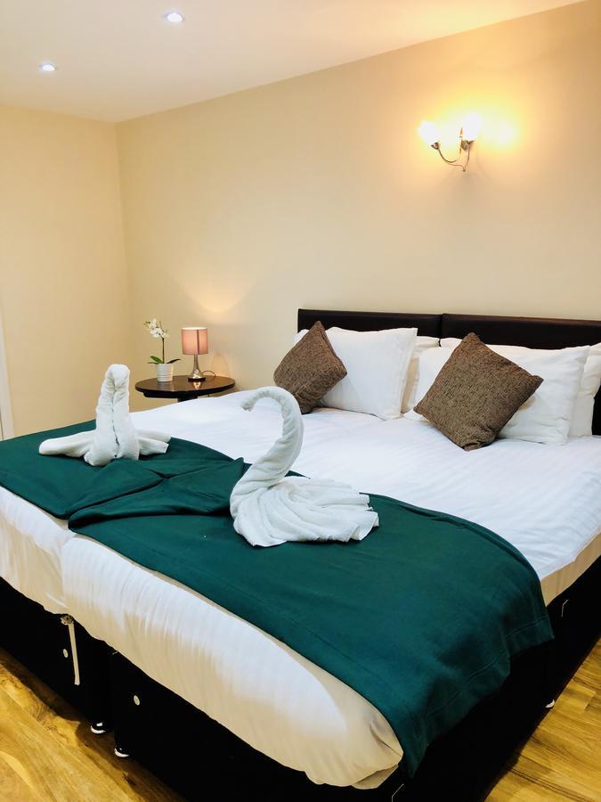Gable Lodge London B&B Enfield Eksteriør billede